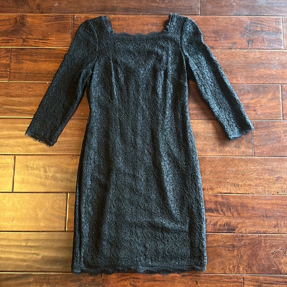 Adrianna Papell fitted lined lace dress